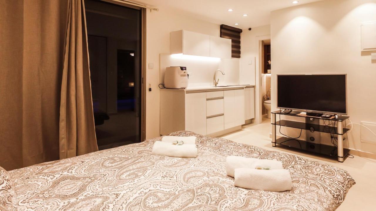 Luxury Suite By The Pool Eilat Bagian luar foto